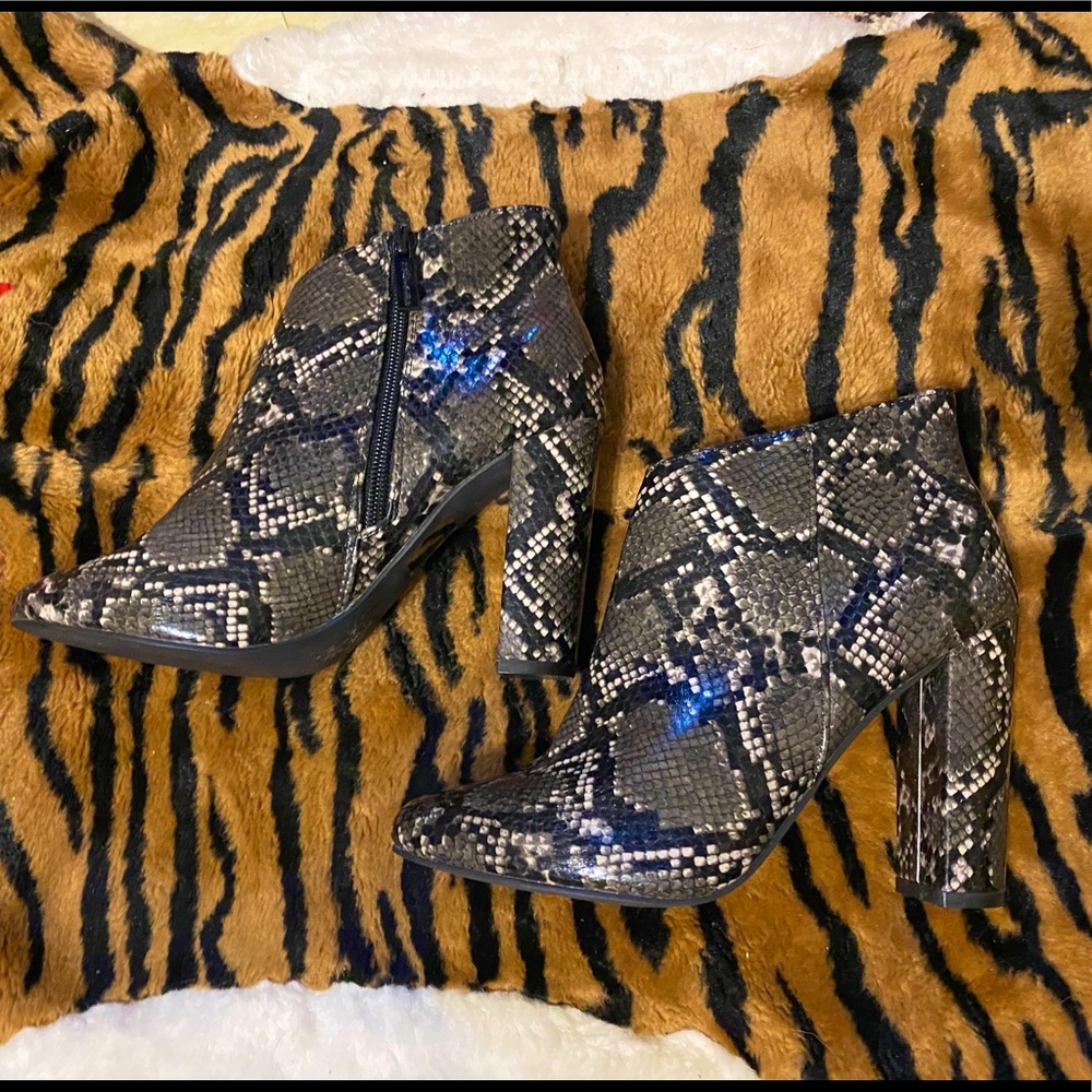 Womens ankle boots